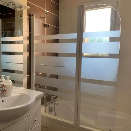 Maison Confortable Avec Clim, Terrasse Et Jardin - 6 Pers, Proche Et Plages - Fr-1-319-425 Holiday home *